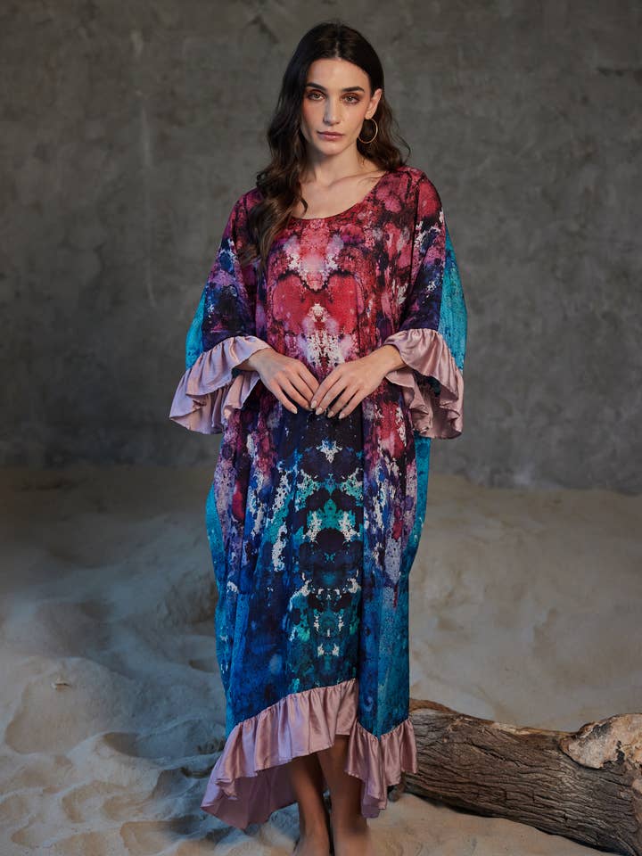 Robe longue - Colour Block Frills pour la vente par Mona Fares