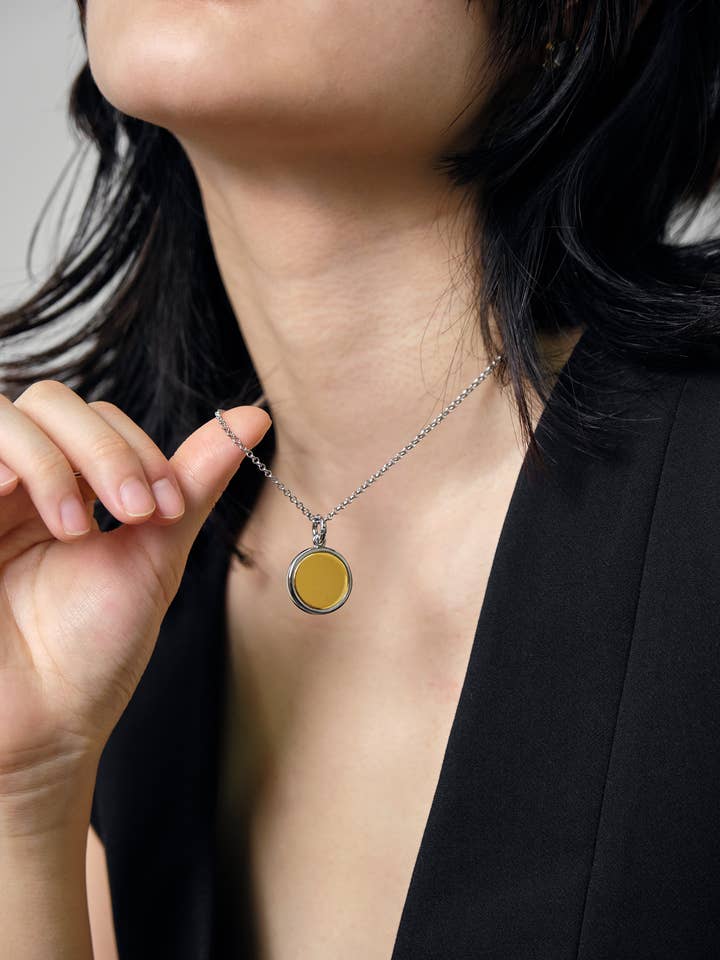 Collier avec pendentif en argent Stanley en métal mélangé pour la vente par Ounce