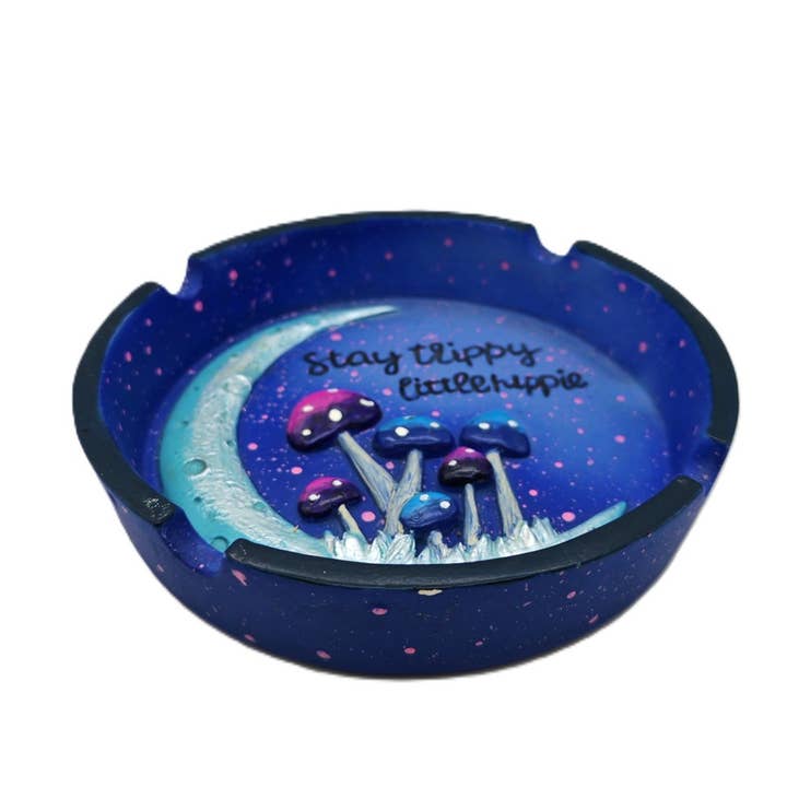 Wise Skies – Großhandel Aschenbecher – Aschenbecher „Stay Trippy Little Hippie“ aus Harz1