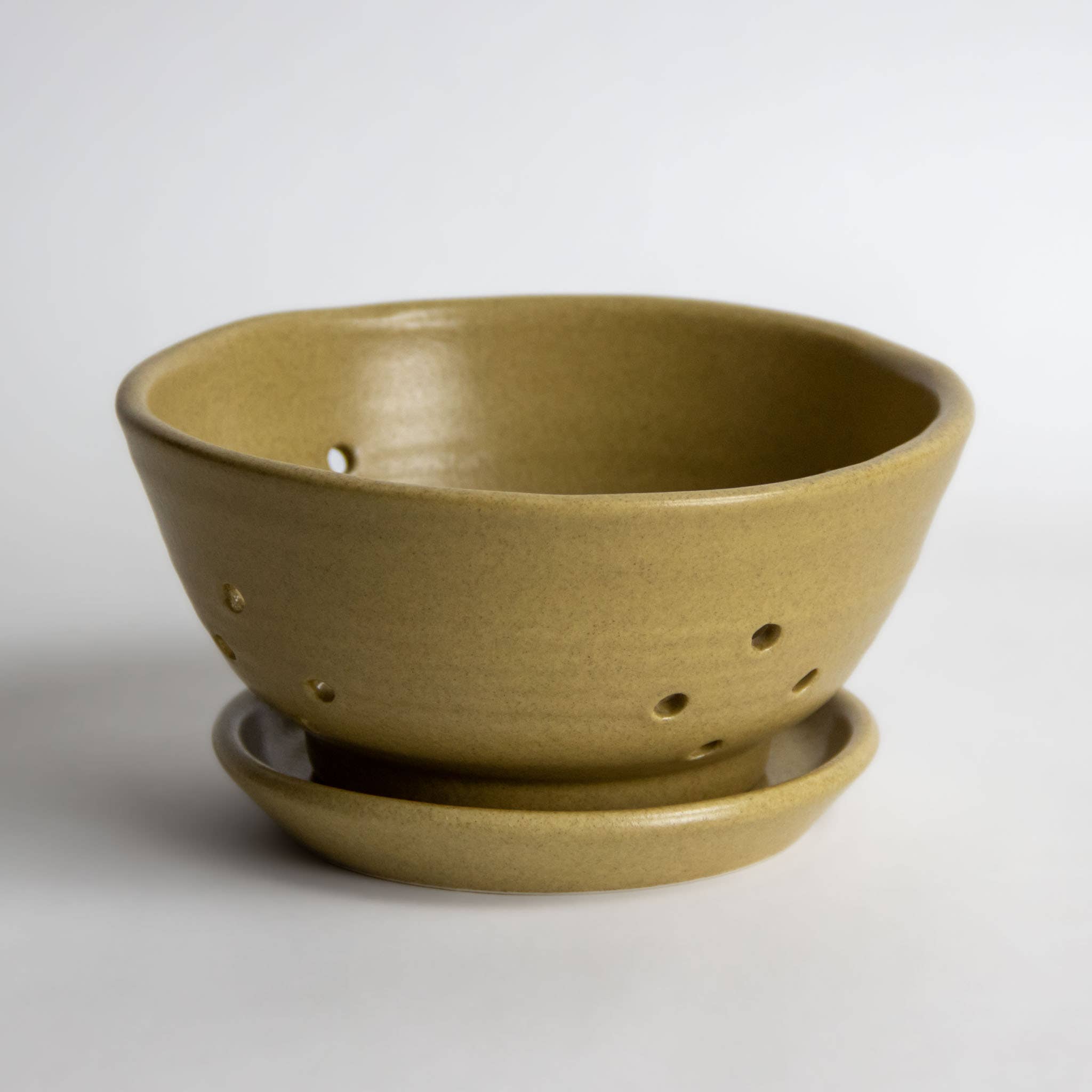 Emerson Creek Pottery - Wholesale Colander - Berry Colander w/Saucer9