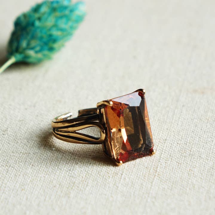 Verna Artisan Works - Wholesale Cocktail/statement ring - Zultanite Ring3
