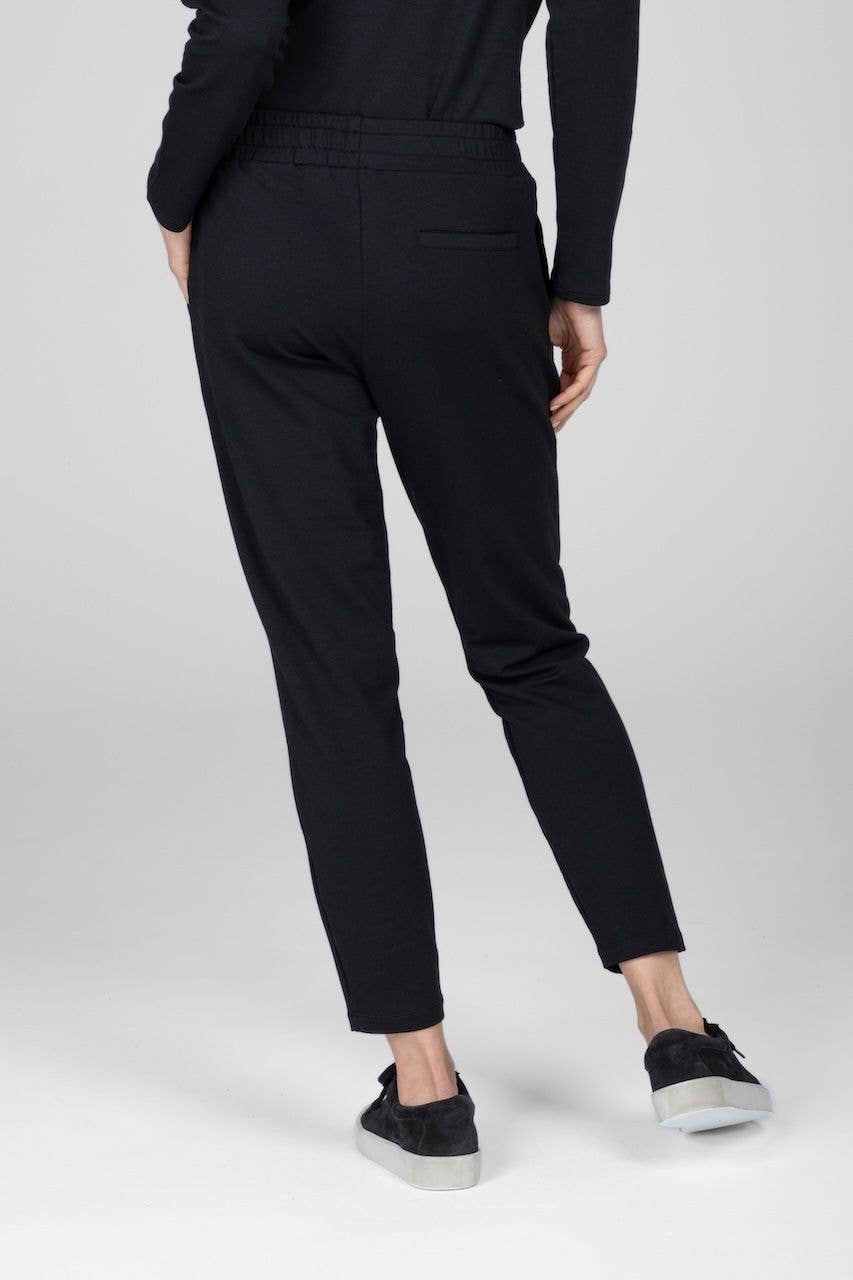 KiraGrace - Vendita all'ingrosso Pantaloni sportivi/da jogging loungewear - Donna - Jogger con Pieghe da Viaggio (Nero)3