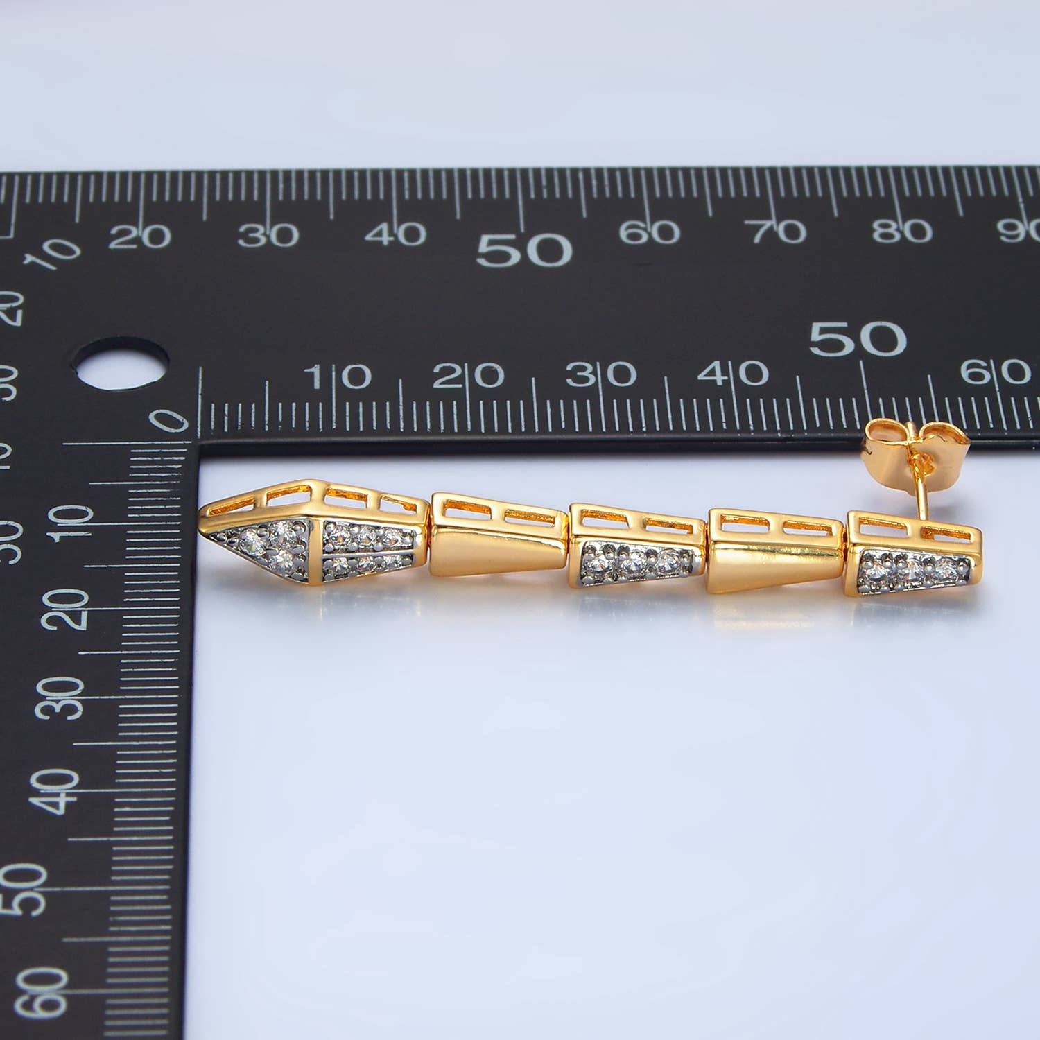 Aim Eternal - Vente Clous d'oreille - Clous d'oreilles à tige linéaires bordés de zircone cubique en or 24 carats | P0201