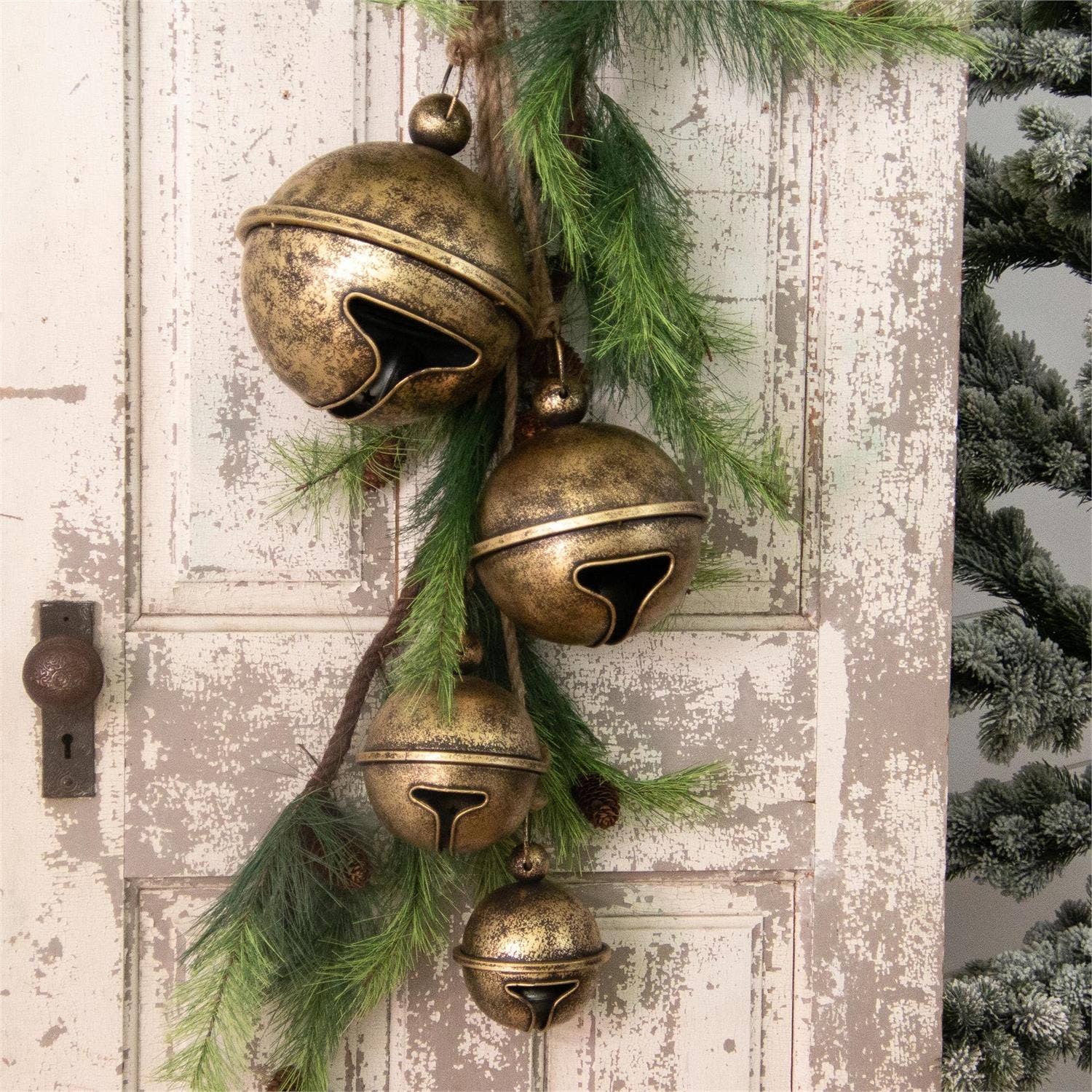 Audrey's Home & Gift – Engroshandel Julepyntsæt – Hængende Jingle Bells, Antik Guld (PC)4