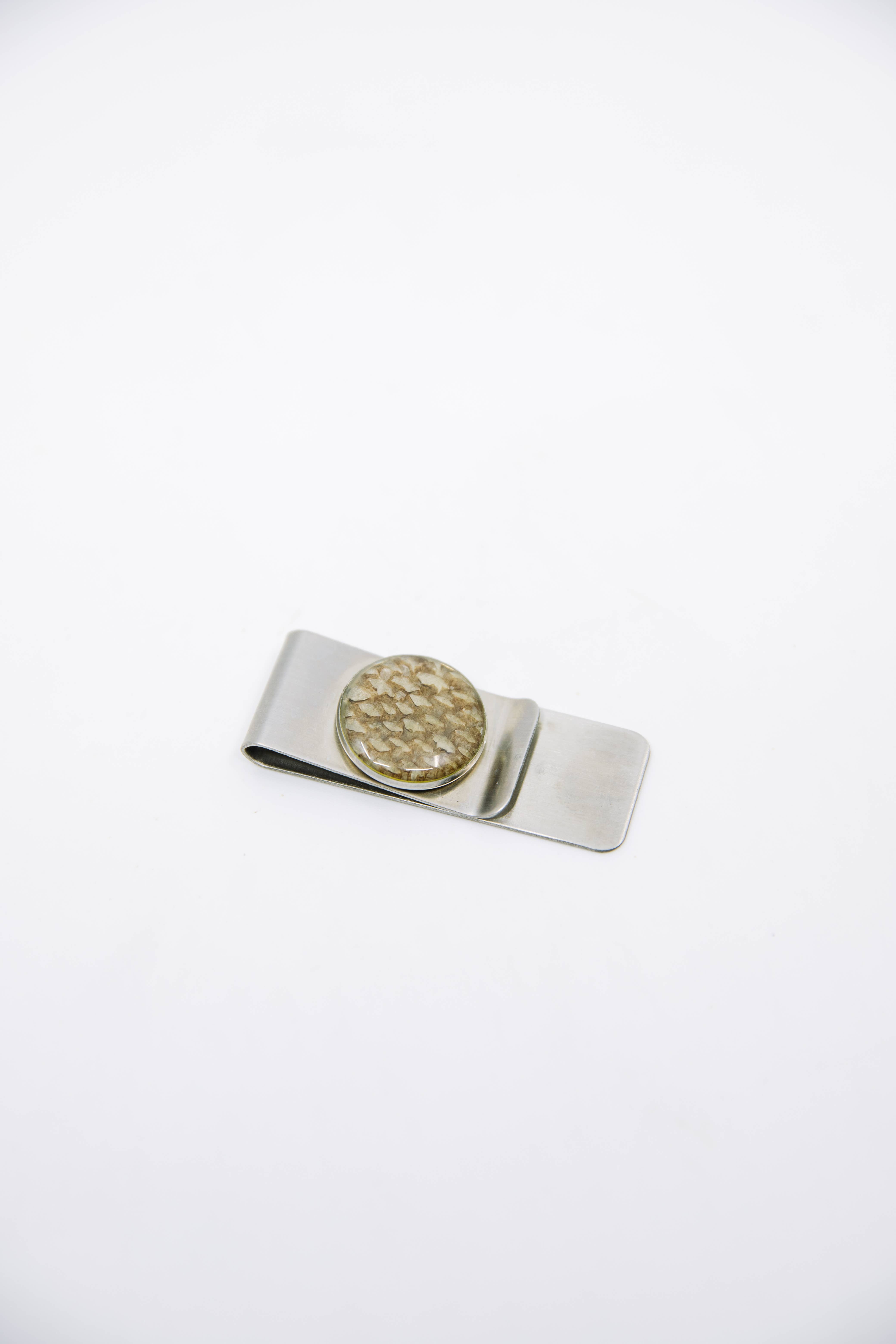 Salty Sisters Designs – wholesale Sedelklämma - Unisex – Härdad fisk hud Sedelklämma2