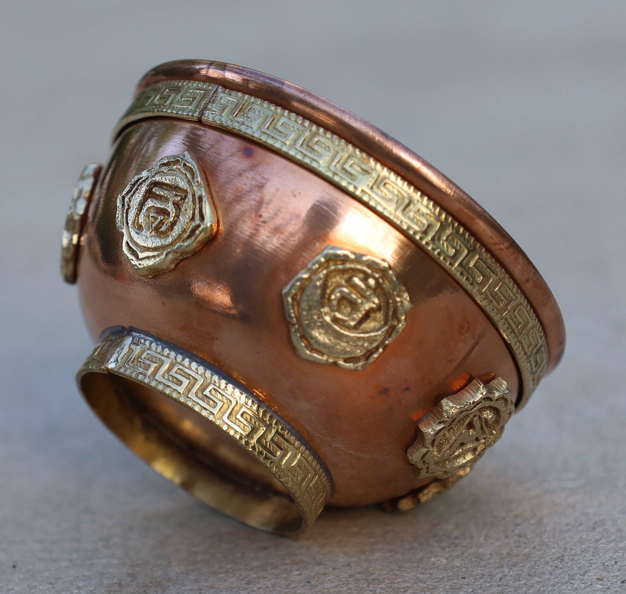 Lungta Imports - Vendita all'ingrosso Portaincensi - Ciotola in rame per smudge dei 7 chakra, brucia incenso e carbone, rituale2