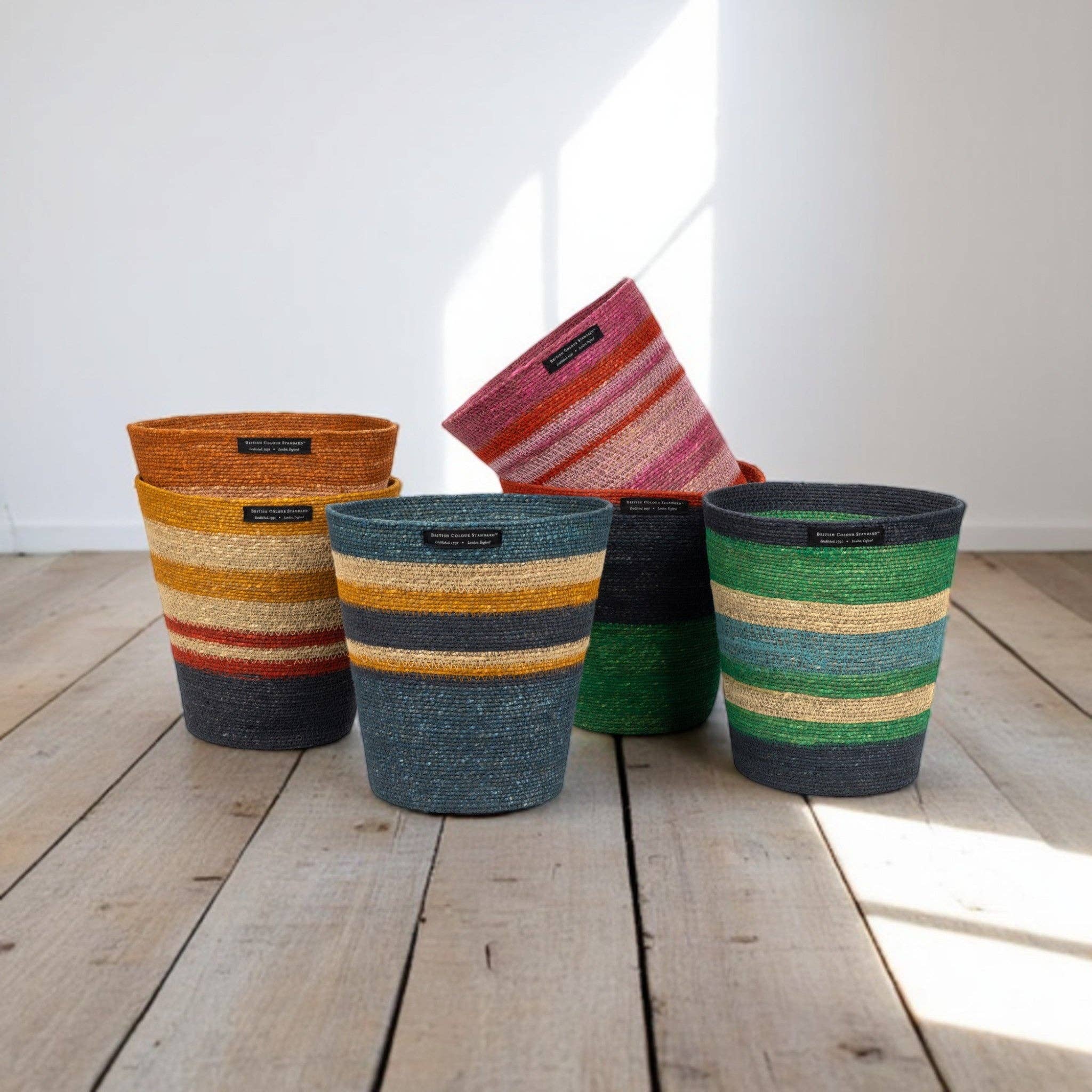 British Colour Standard North America - Wholesale Trashcan/Trash Bin - BRITISH COLOUR STANDARD Seagrass Waste Paper Basket in Beryl / Midnight6