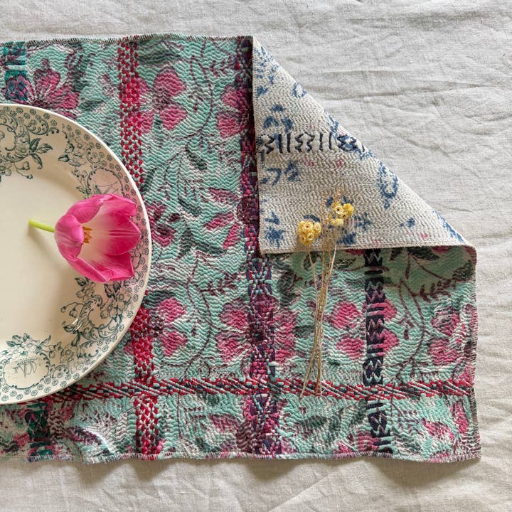 Set van 4 placemats in vintage kantha met blockprint. voor wholesale door Maison Lilo