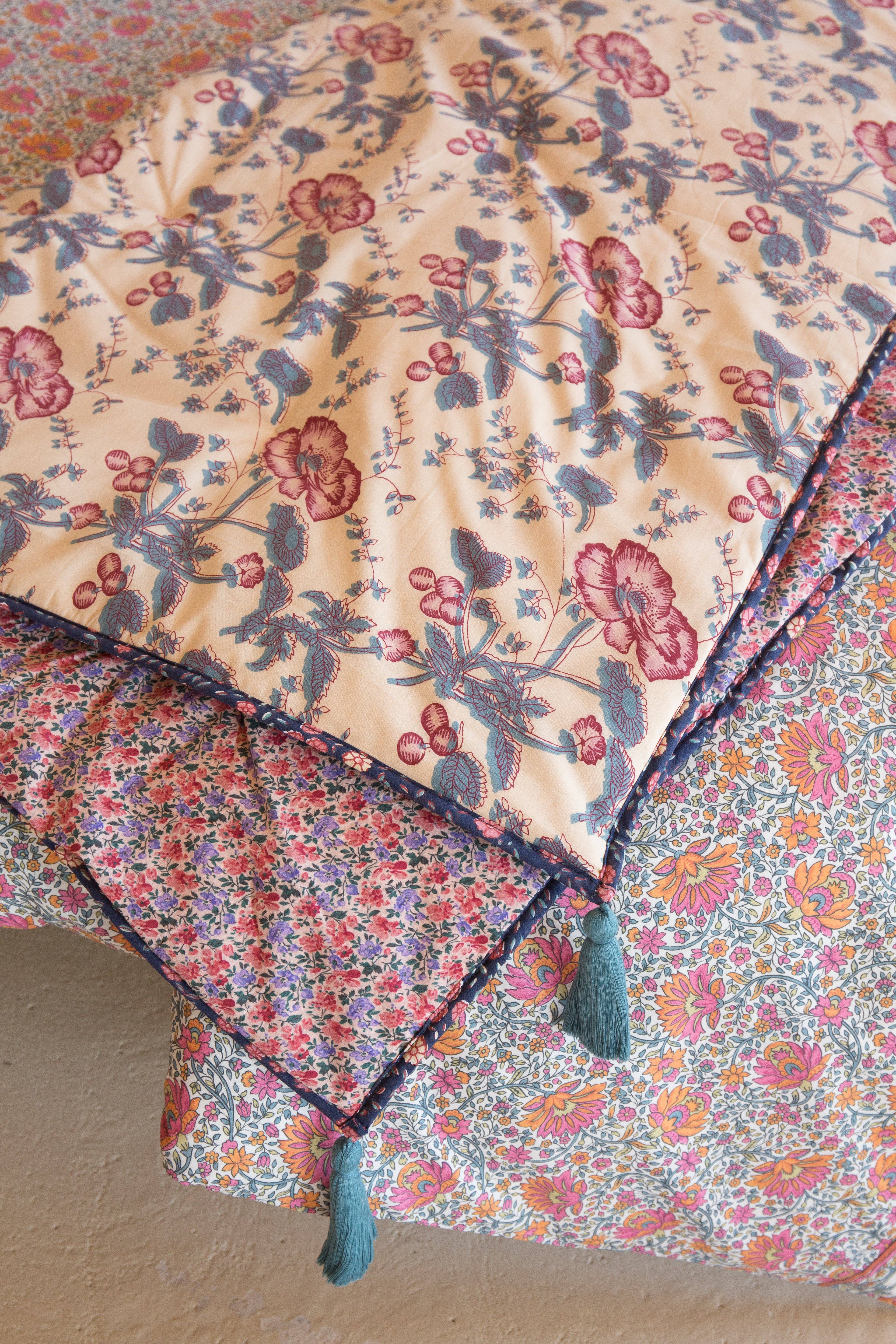 Cr me blush Flow Enoha Plaid - flowers - cream - pink - blue for wholesale on Faire2