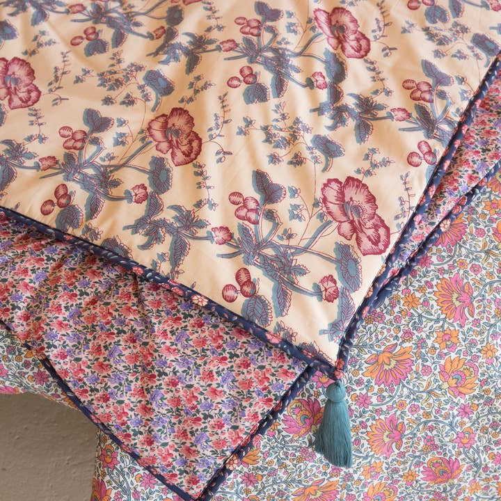 Cr me blush Flow Enoha Plaid - flowers - cream - pink - blue for wholesale on Faire2