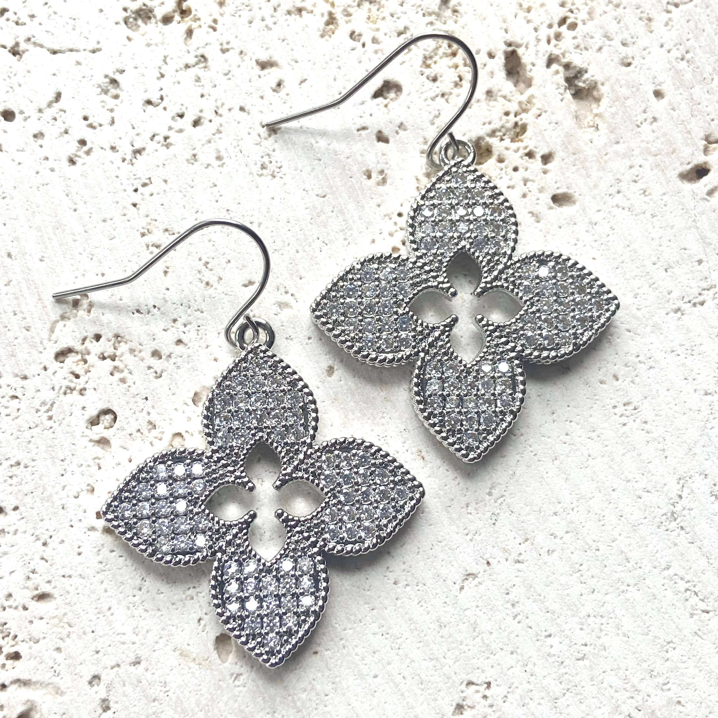 VB&CO Designs Handmade Jewelry - Venta al por mayor Pendientes colgantes - Trébol cuadrifolio, tienda de joyas de diseño, moderna 4