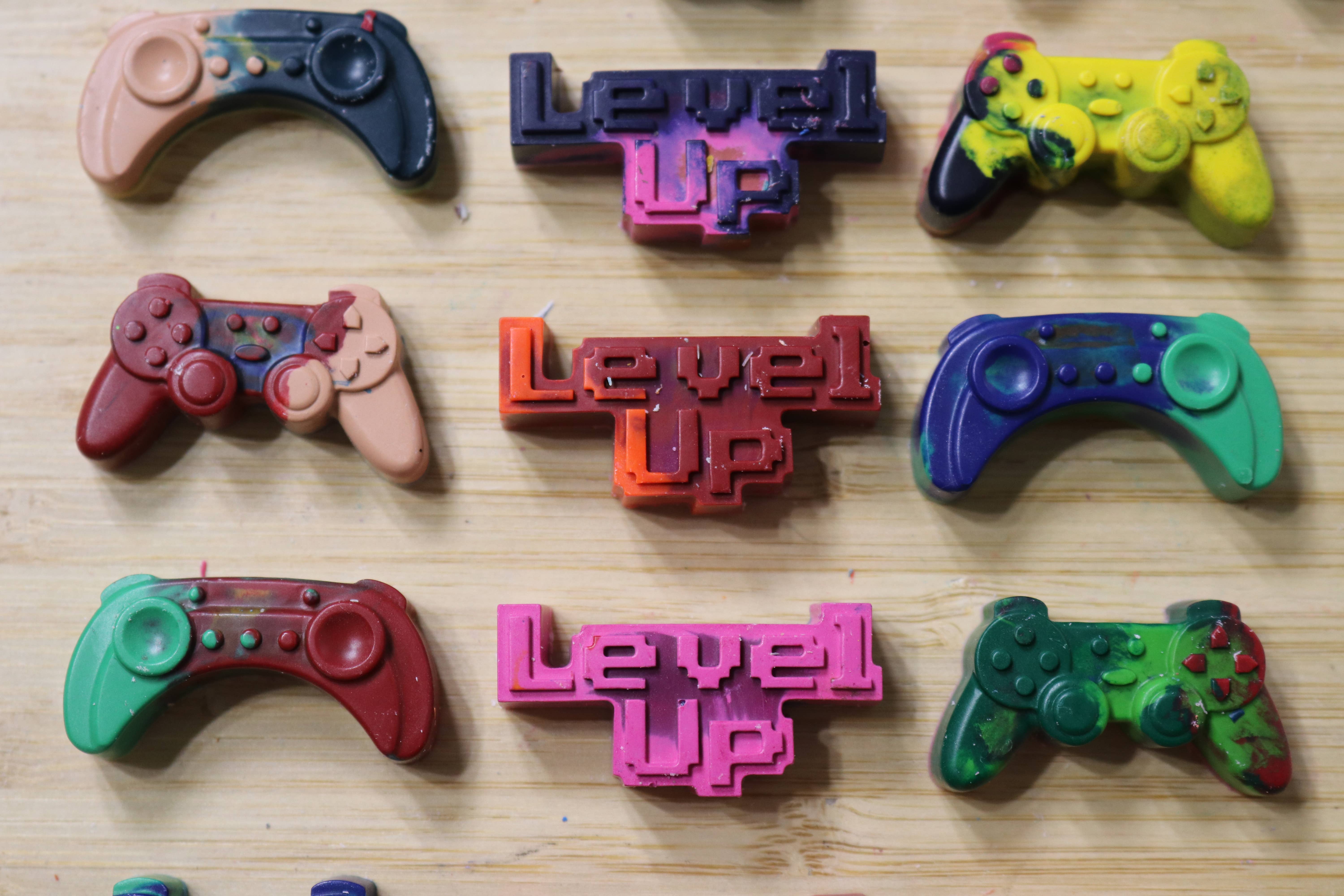 Color Me Crayzies™ - Wholesale Crayons - Kids & Baby - Game On! Crayzies (12 Count)1