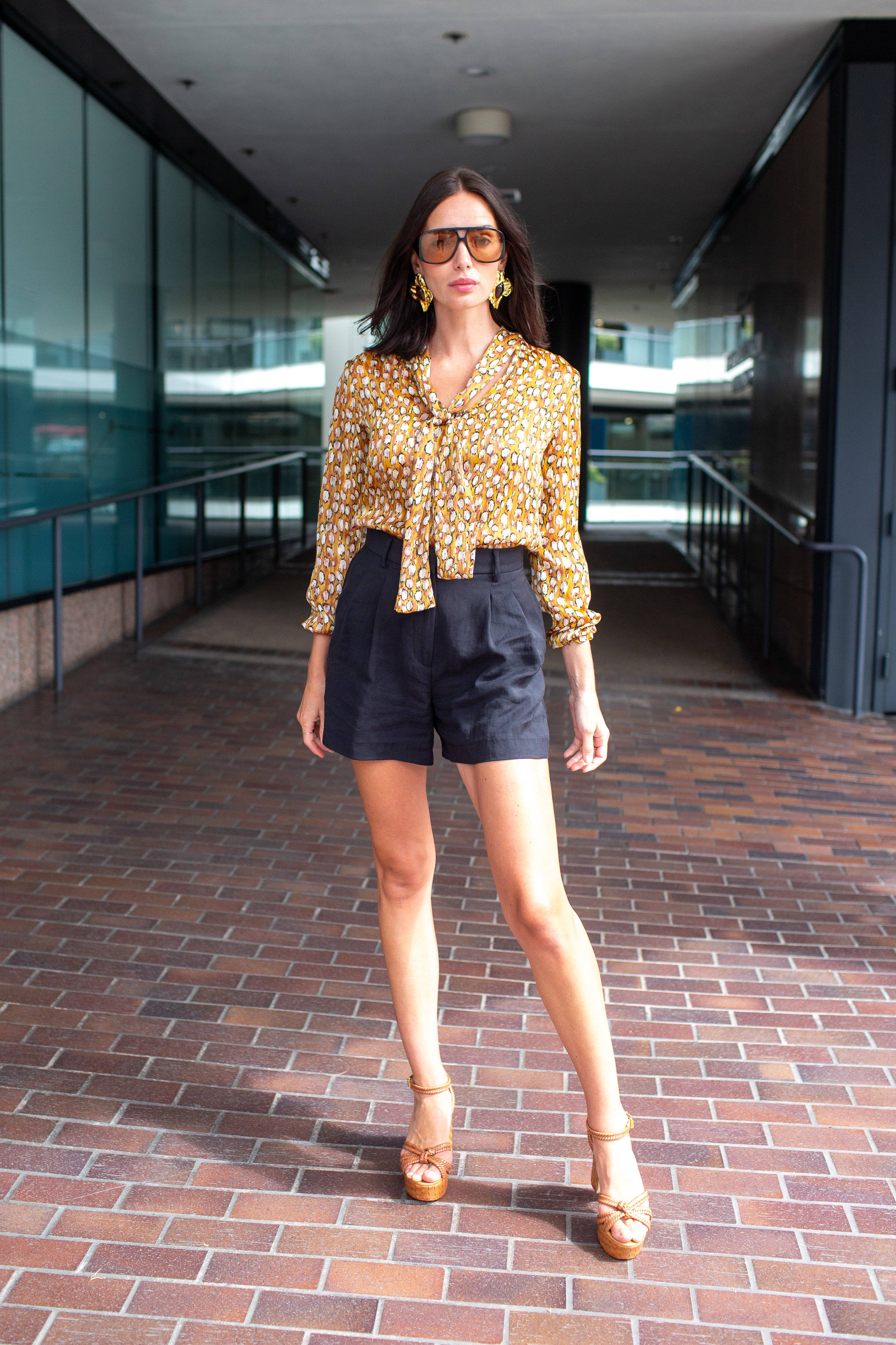 Jennafer Grace – Großhandel Bluse – Damen – Ozelot-Schimmer-Krawattenbluse3