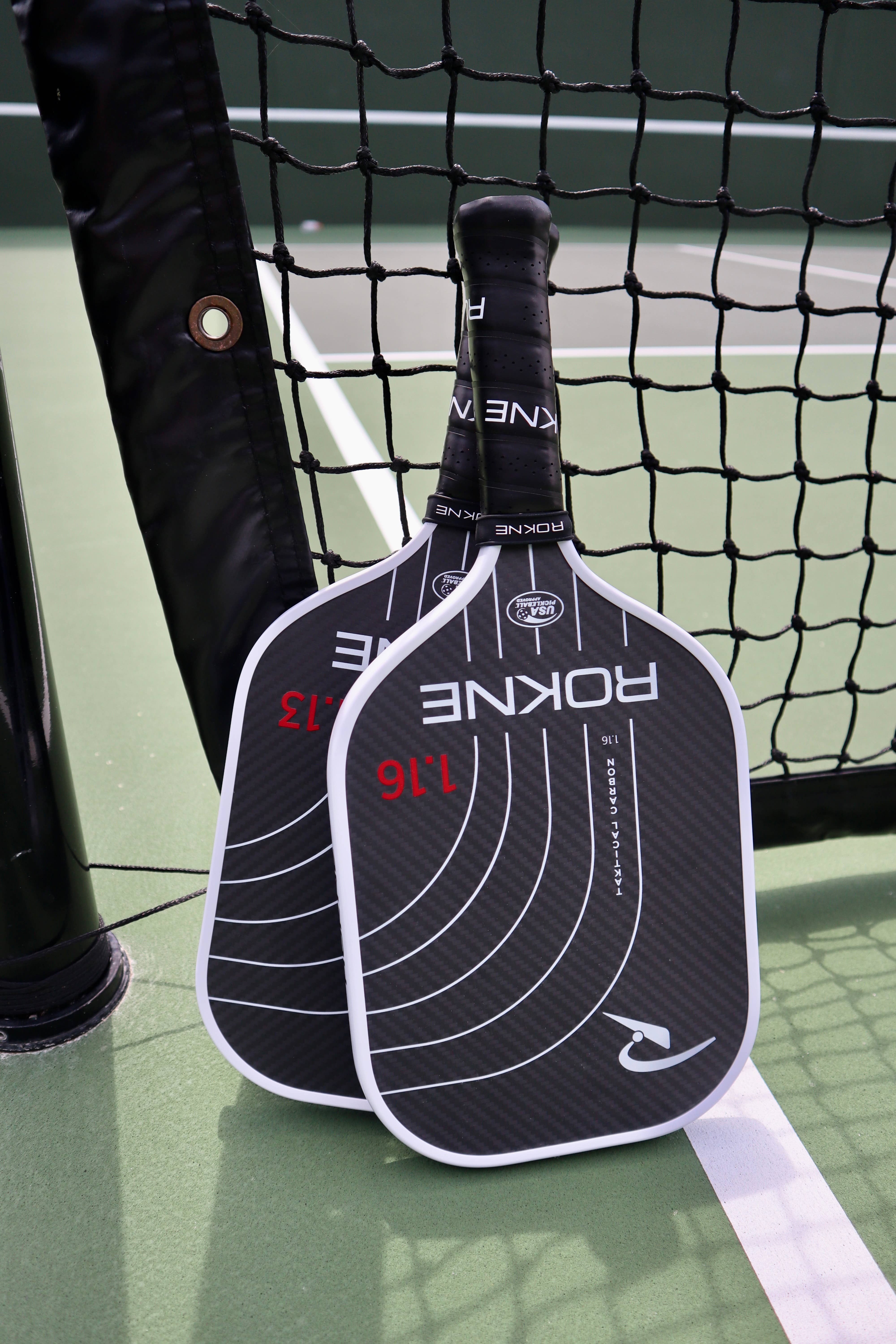 ROKNE Pickleball - Wholesale Sportieve accessoires - ROKNE Tactical Carbon - Pickleballpeddels van onbewerkt carbon6