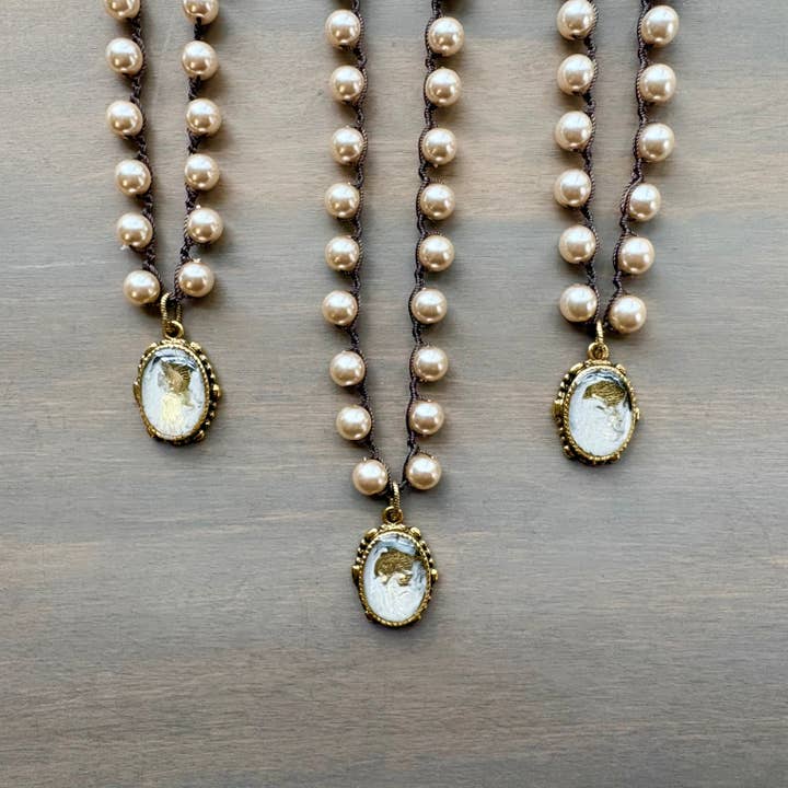 Colar Pendente Oval de Conto de Fadas com Concha Pérola e Pérolas de Vidro por atacado de Twist Style