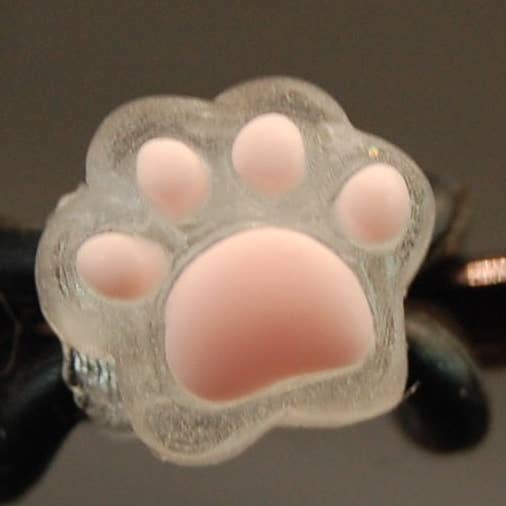 Breloque Puppy Paw Print pour la vente par Www.eyeglasssesdecorations.com