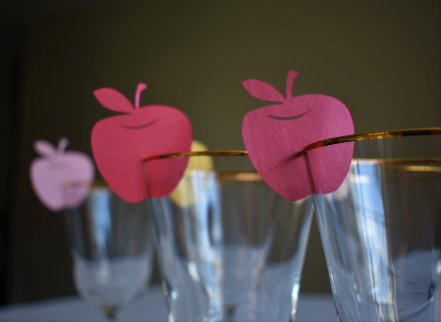 thekitcut - Wholesale Decal - Party Decorations - Rosh Hashanah apple glass decoration | Jewish holiday decor3