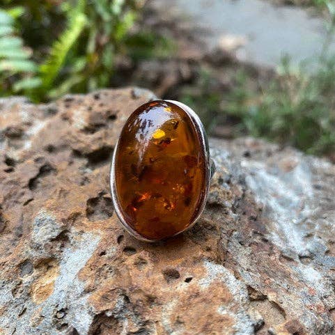 Cognacfarbener Bernsteinring für den Großhandel von Amber House