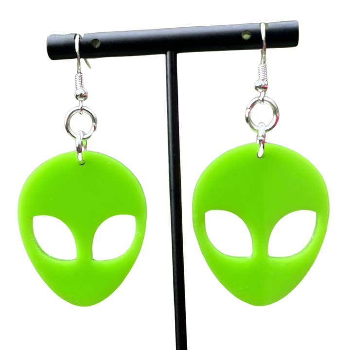 Alien Ohrschmuck für den Großhandel von The Spooky Haus