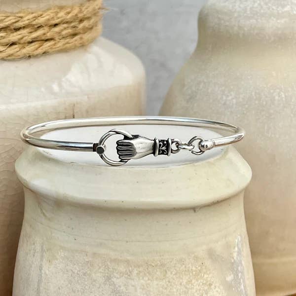 „Giv aldrig slip“ Sterling armbånd for engroshandel hos Heidi J Hale