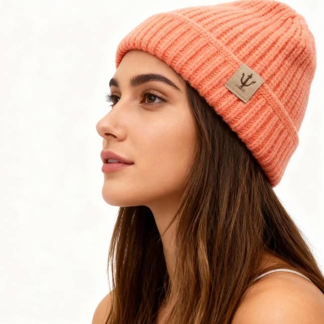 Blød ensfarvet ribstrikket vinterhue for engroshandel hos Hatzzi