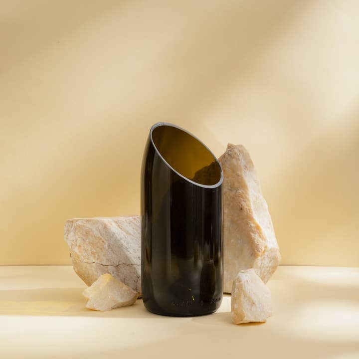 Amarzo - Wholesale Vase - Artisanal Vase: Eco-Friendly Design in Recycled Glass