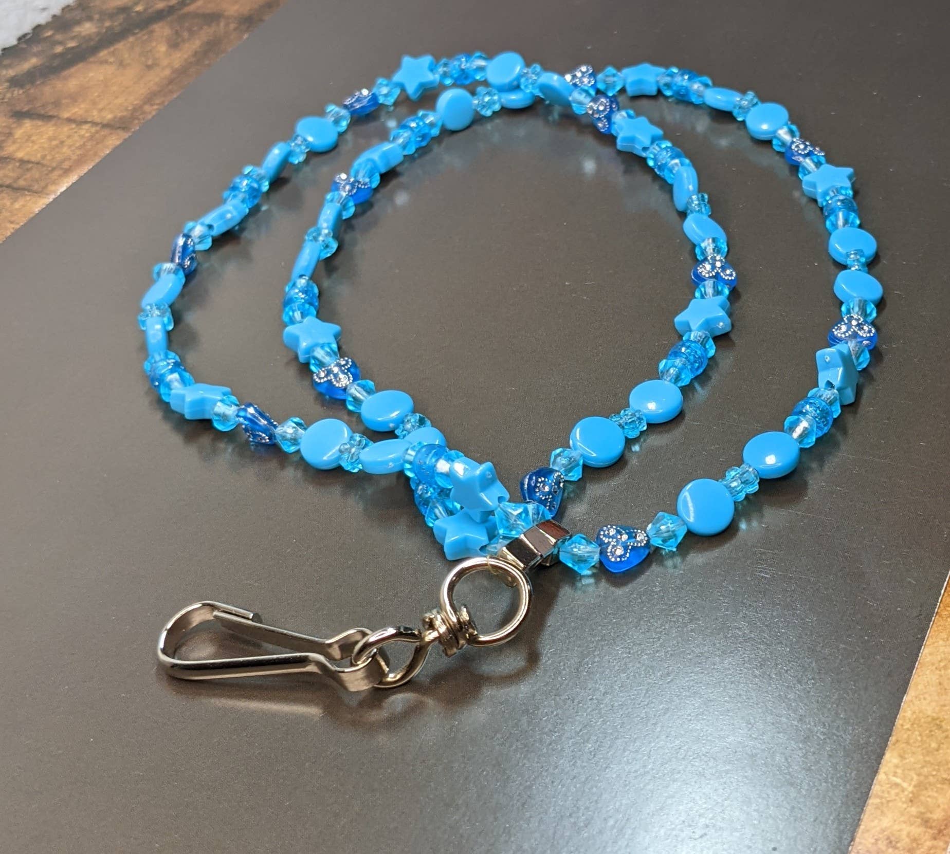 Fiona Accessories – wholesale Snodd - Dam – Beaded Badge Holder Snodd för nycklar ID-märke2