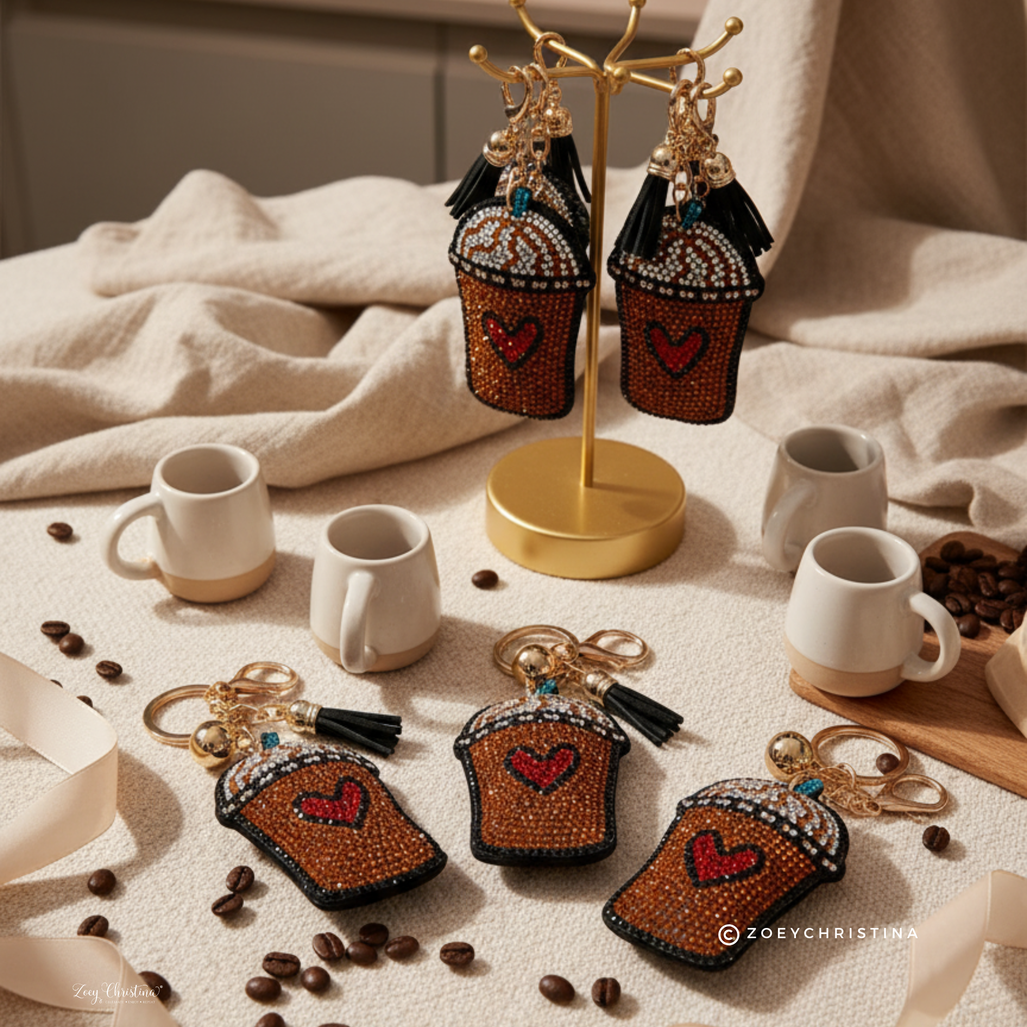 Zoey Christina – wholesale Nyckelringar - Dam – Frappekaffe Nyckelring – Glittrig Latteälskare Väskdekoration3