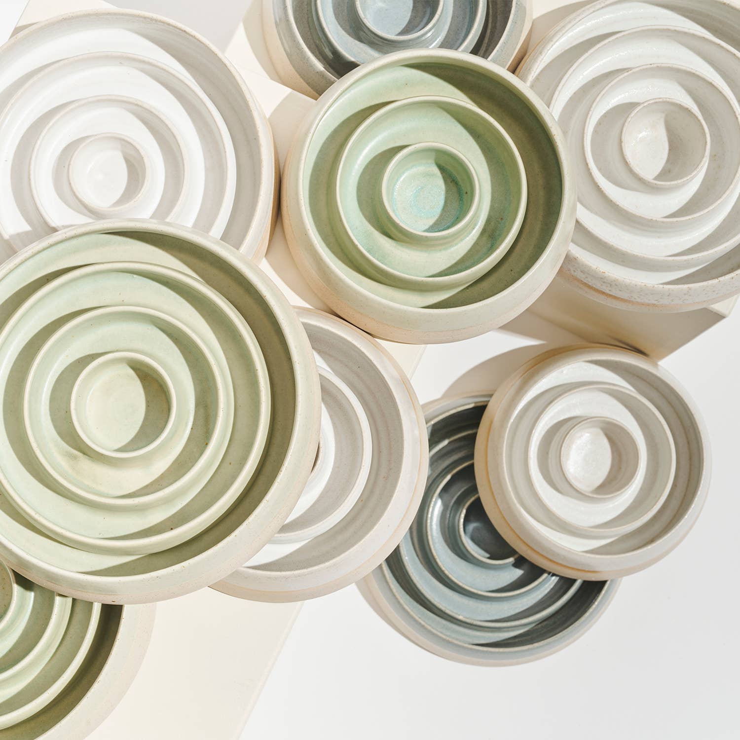 Emerald Slow Feeder Dogs for wholesale on Faire3