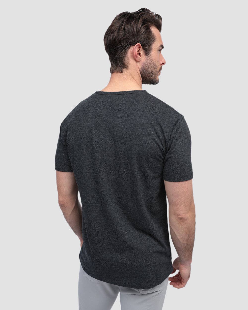 INTO THE AM – Engroshandel T-shirt – til mænd – Herre T-shirt med korte ærmer og henley-udskæring38