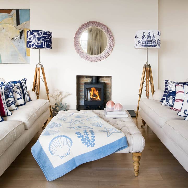 Bianco su blu marino Paralume Octopus bianco su blu marino in vendita all'ingrosso su Faire3