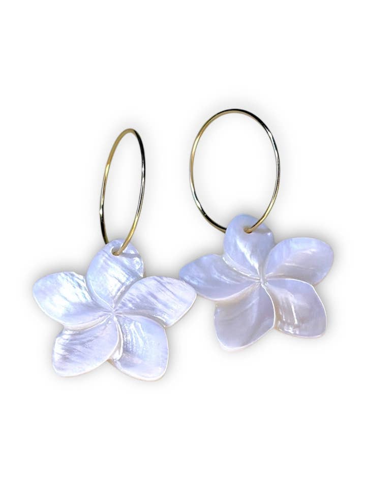Hawaiiaanse Bloem Parel Oorringen voor wholesale door Lynnmade
