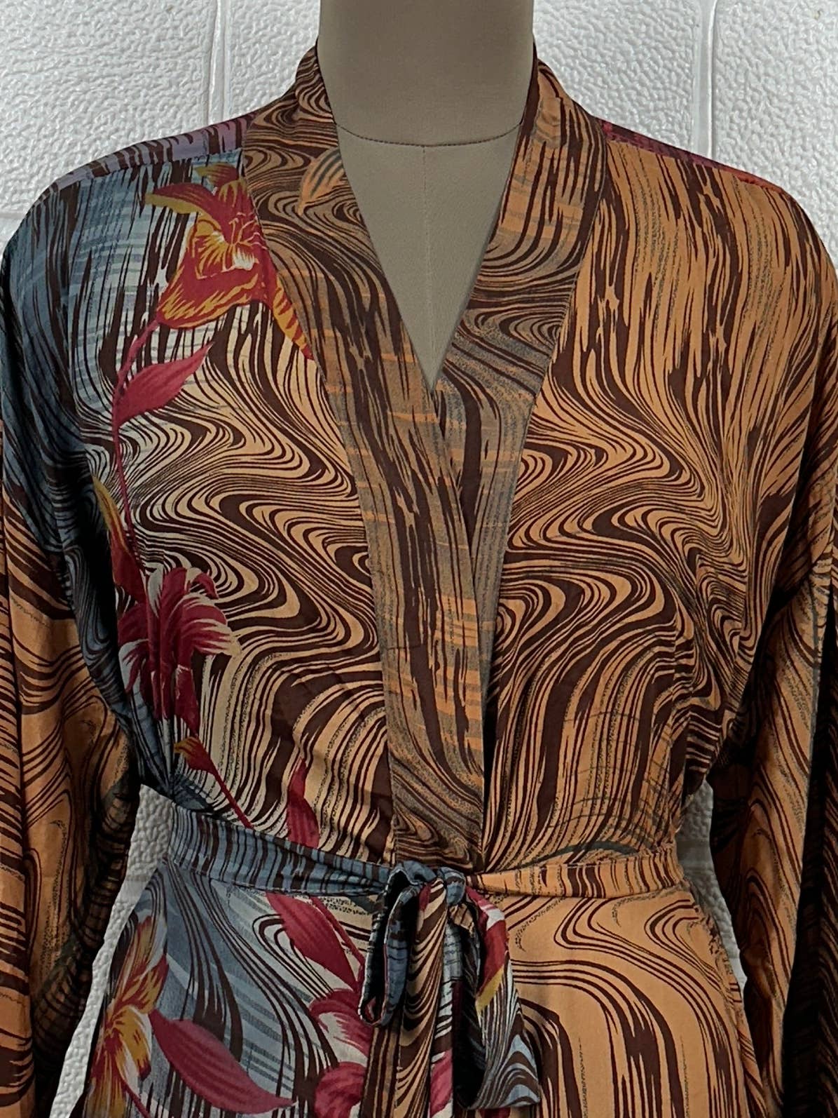 The Eastern Loom - Wholesale Robe - Women's - Recycle Silk Sari Kimono Robe Flowy Loungewear Beach Coverup2