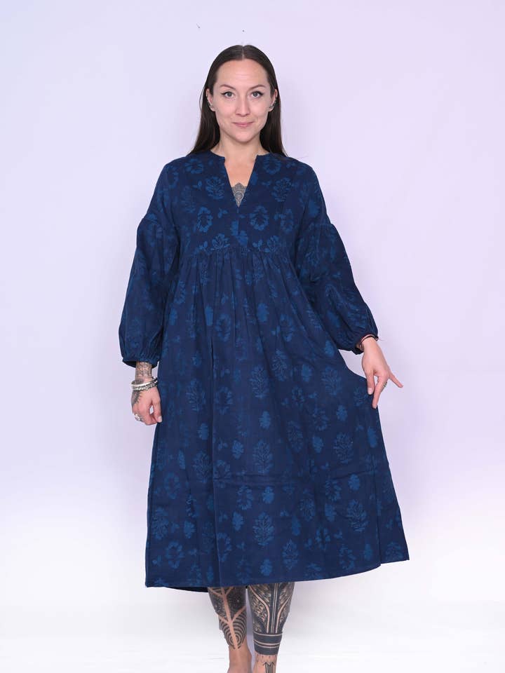 Daisy Maxi Winterjurk_ Babycorduroy met biologische print voor wholesale door Humanity Centred Designs