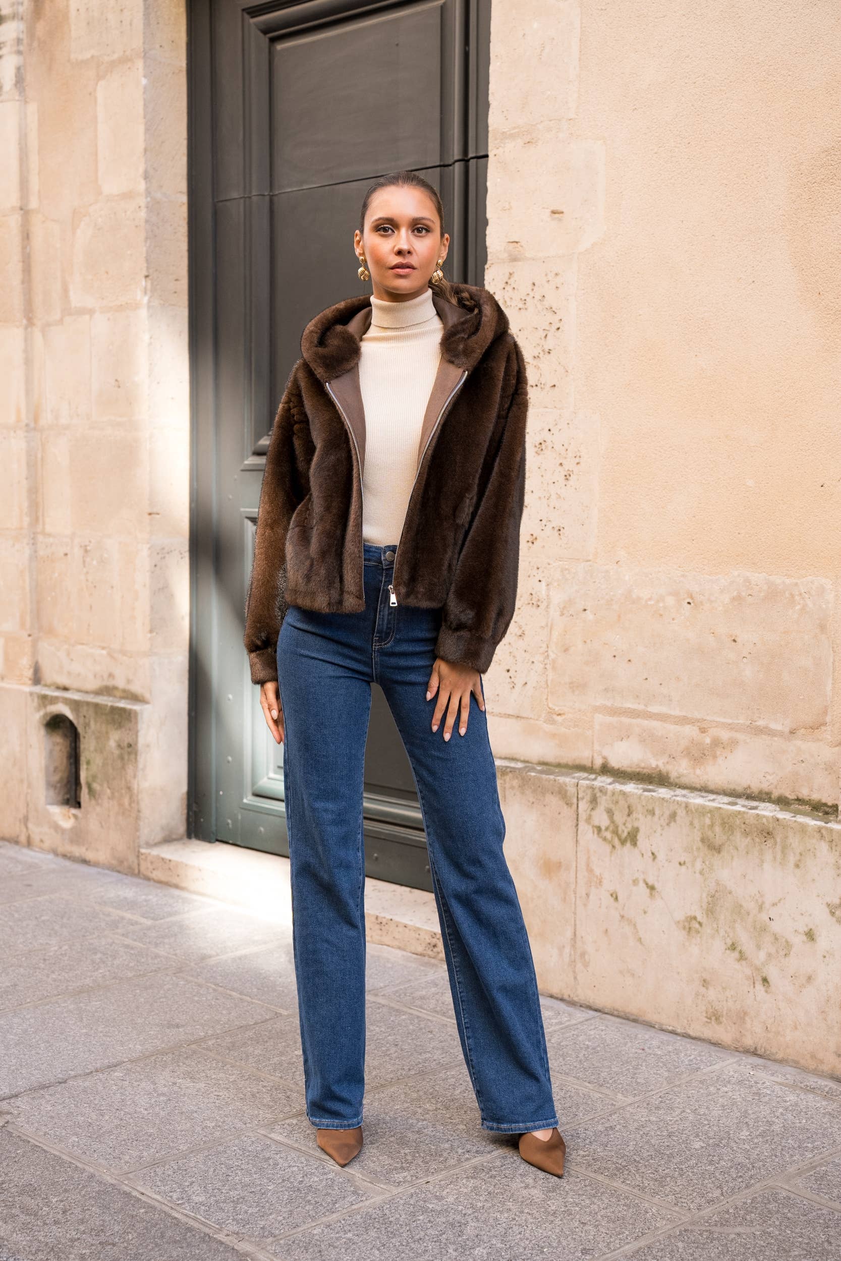 Attentif Paris - Wholesale Fur/Faux Fur Coat - Women's - Short coat with hood in faux fur with braided details29