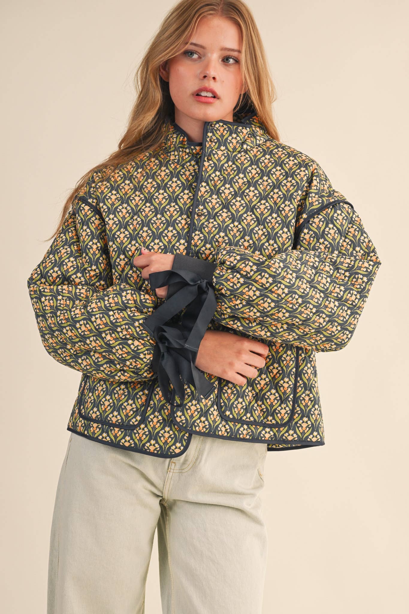 &MERCI - Wholesale Jacket - Women's - FLORAL QUILTED JACKET WITH RIBBON SLEEVE DETAIL MJK443213