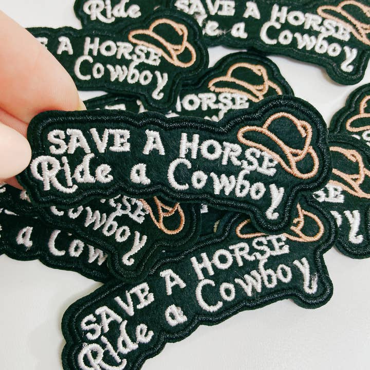 3" Save a Horse Ride a Cowboy - Broderet hatplaster for engroshandel hos TEELUX