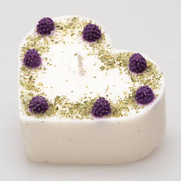 Large Heart Candles With Blackberry for wholesale by Beauty Scents Ltd.