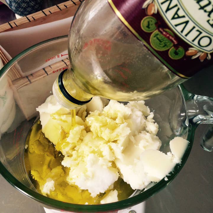 Heavenly Nature - Wholesale Bar Soap - Organic Avocado Facial Soap2