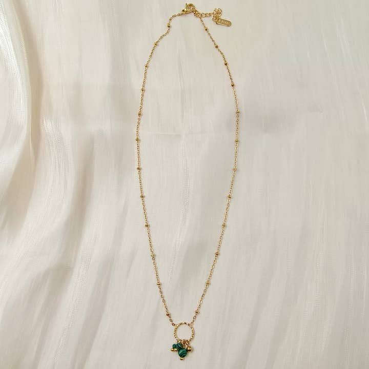 Collana a catena semplice - Naomi e ulteriori Risultati per catene collane all'ingrosso. Resi gratuiti e termini di pagamento a 60 giorni su Faire in tendenza su Faire.