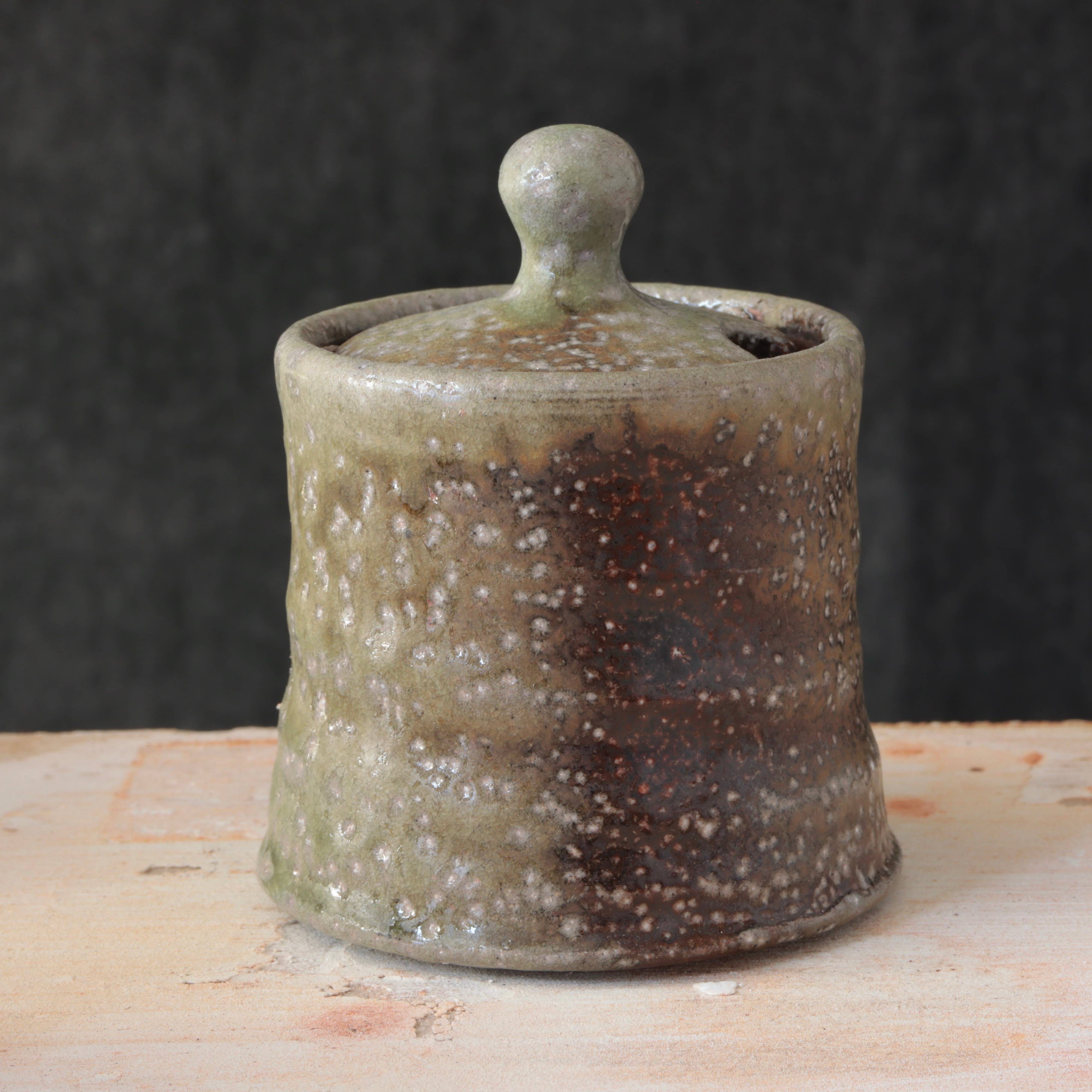 Matt Fishman Pottery - Vente Pots - Pots à sucre en forme de sablier cuits au soda foncé8