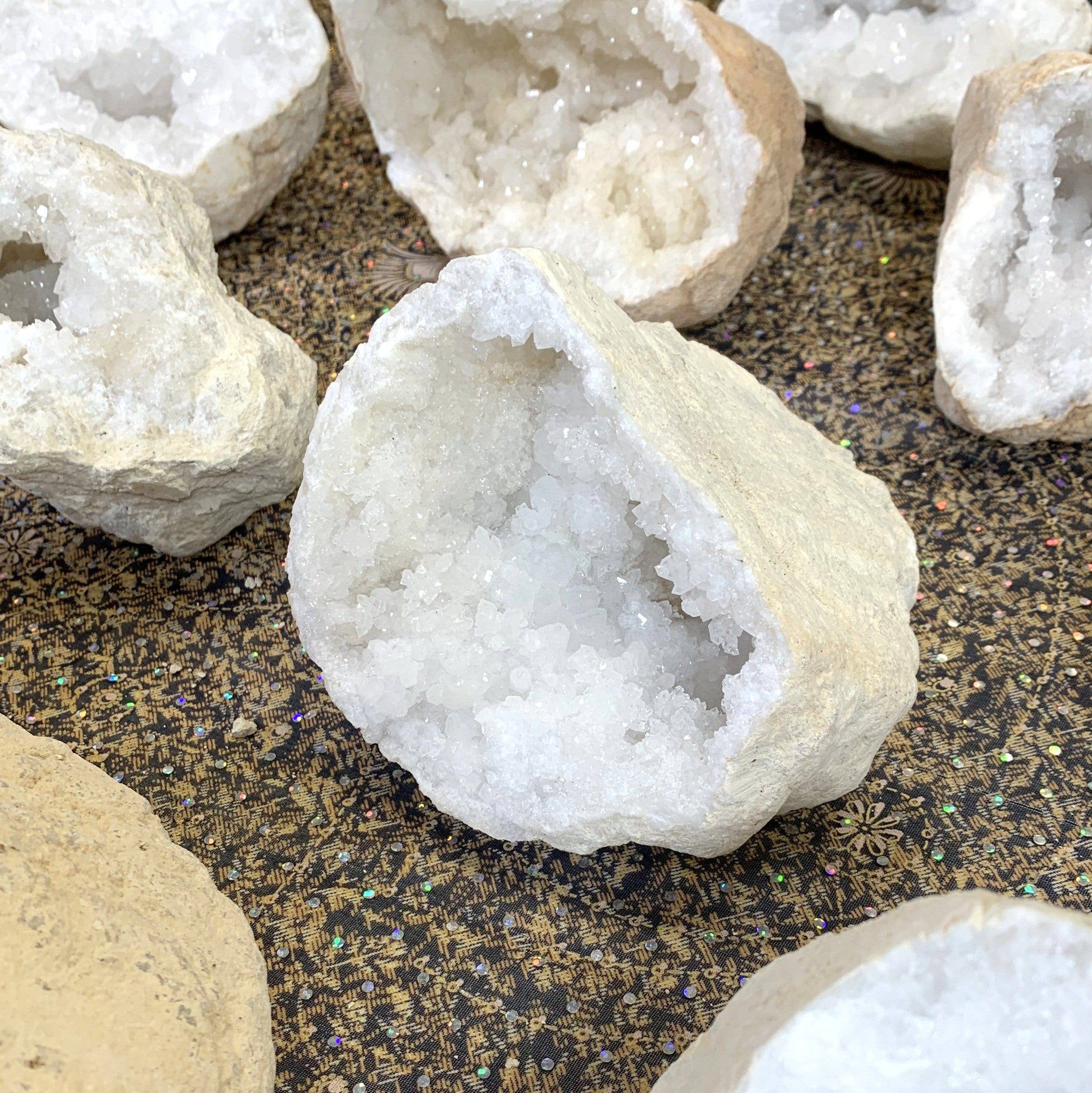 Rock Paradise - Vente Pierre et cristal de spiritualité - Géode cristal de quartz blanc druzy - moitié - (GEO)8