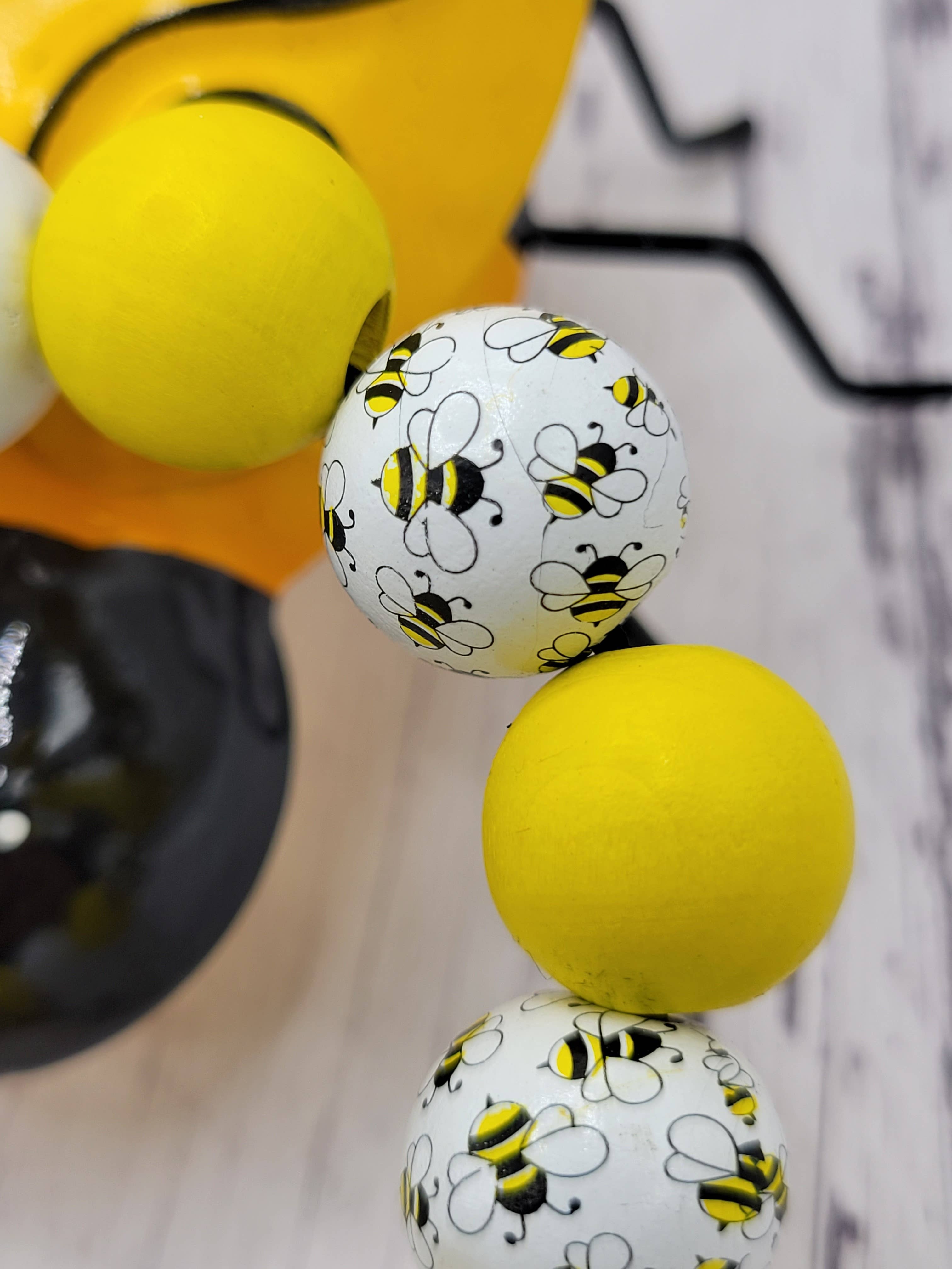 The Wristlet Bar - Vente Porte-clés – femme - Bracelet à perles en bois d'abeille3