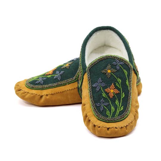 OnlyViking - Wholesale Moccasins - Kids - Moccasins Handmade beaded moccasins with Intricate bead-work2