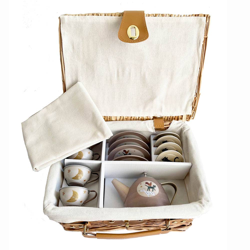 Egmont - Wholesale Toy Feeding Set - Kids - Musicians of Bremen Tin Tea Set In a Wicker Case1