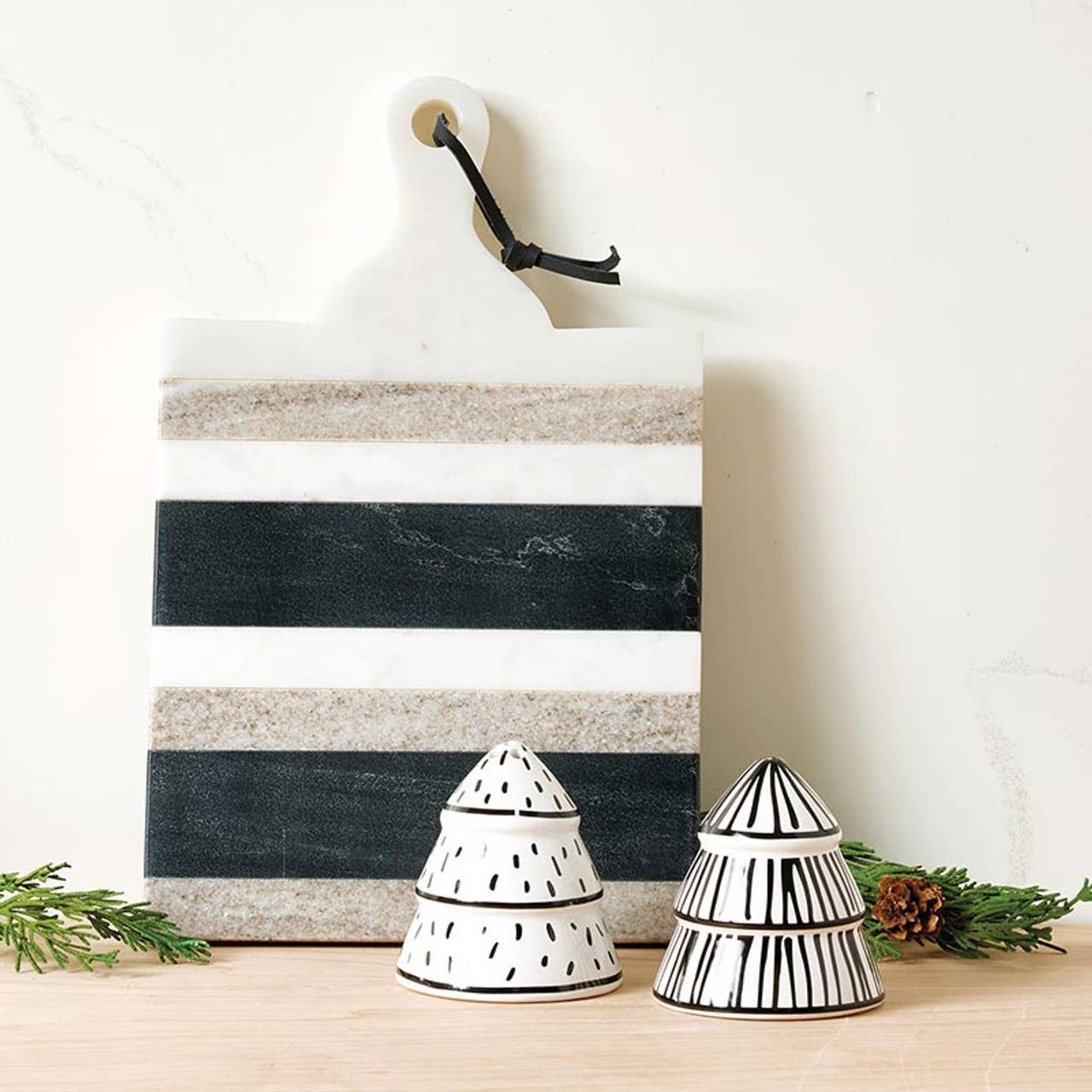 Santa Barbara Design Studio by Creative Brands - Wholesale Cheese Board - Stripe Marble Board with Handle3