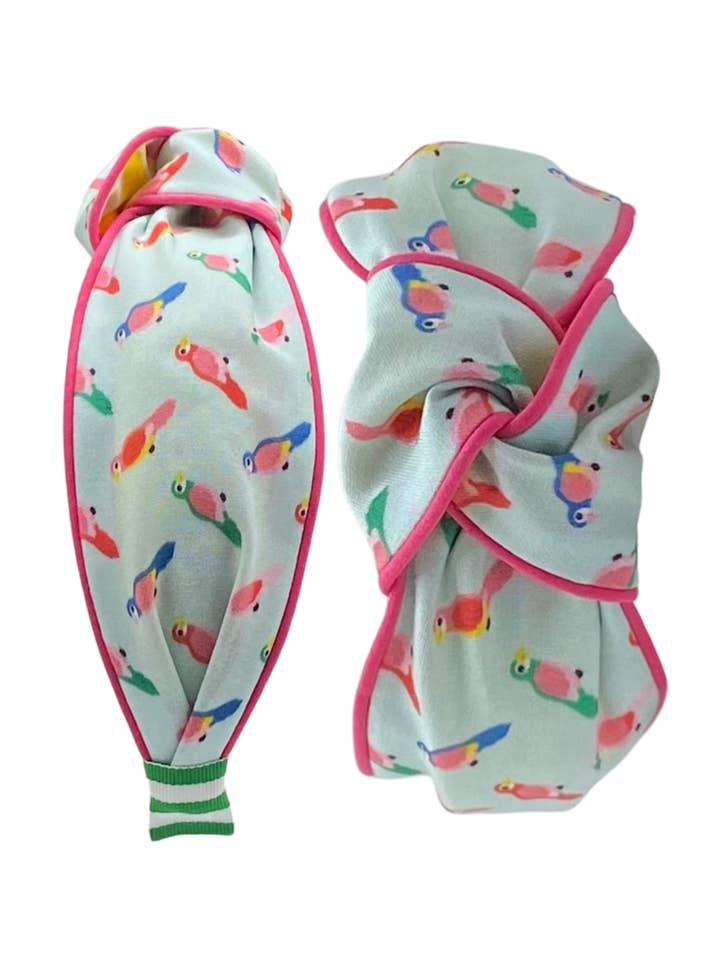 Perroquets avec passepoil rose pour la vente par Pretty Happies