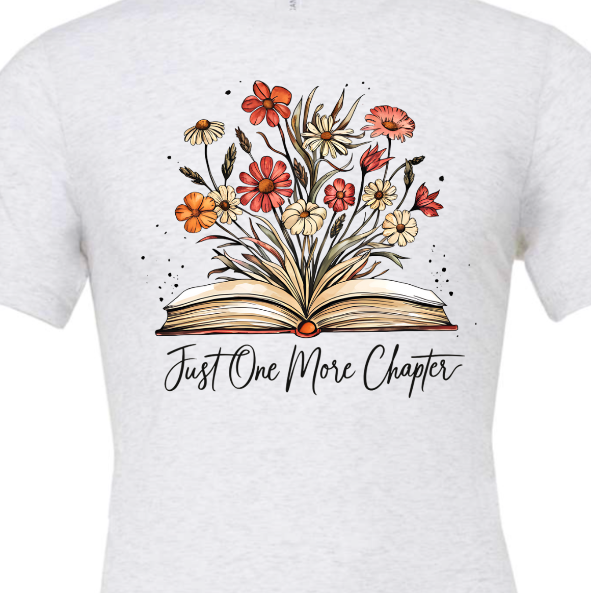 Kiki's Boutique – Engroshandel T-shirt med print - Dame – Just One More Chapter unisex T-shirt med rund hals3