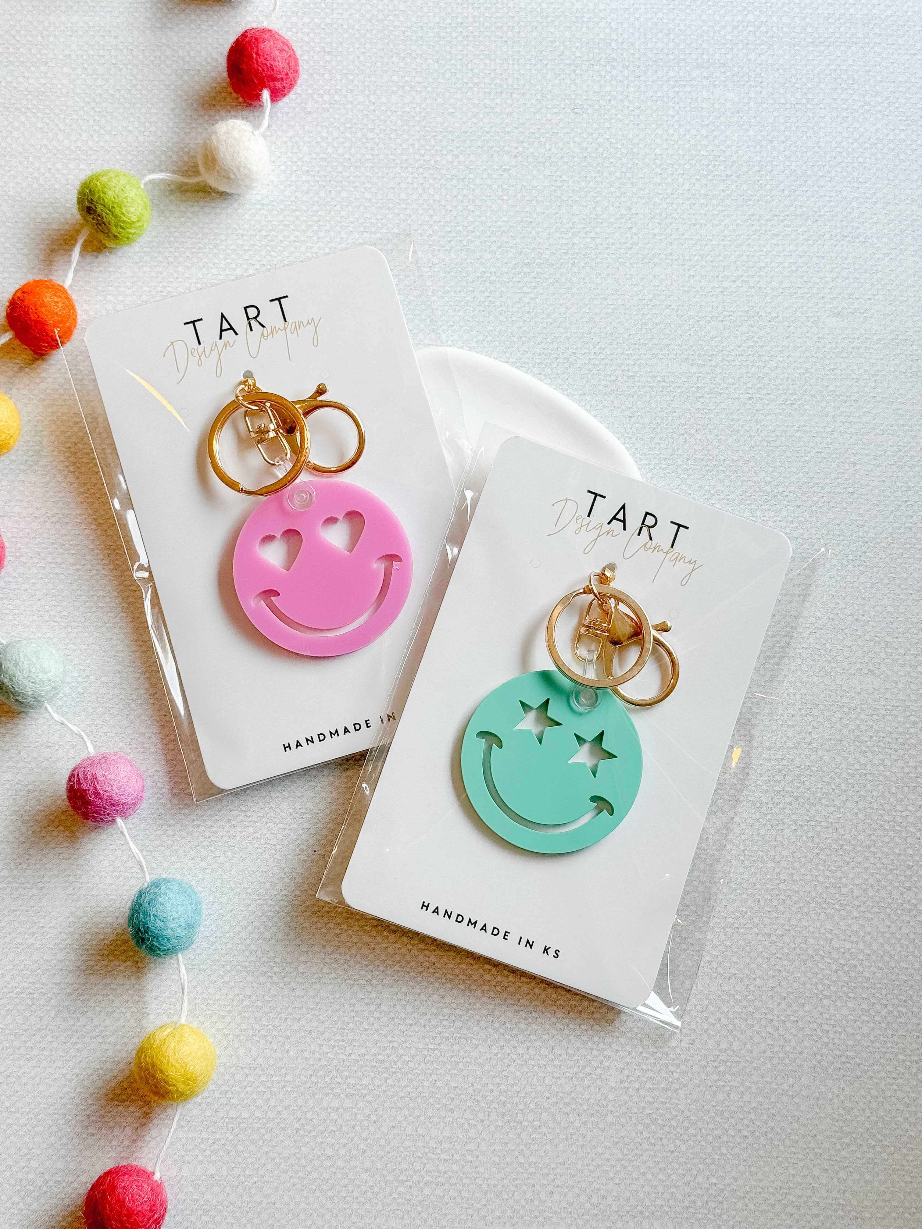 TART Design Co. LLC - Wholesale Keychain - Women's - Retro Smiley Acrylic Keychain1