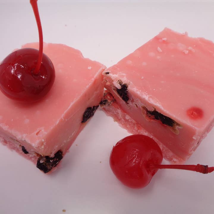 🍒 Körsbärsjubileum Fudge 1, 2 eller 3 pund 🍒 för wholesale av Bear Creek Candy Kitchen
